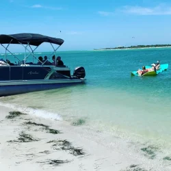 Pontoon with float mat